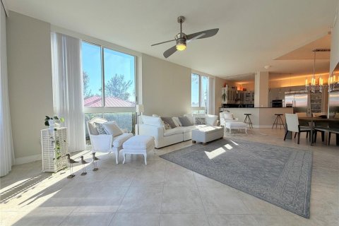 Condo in Hutchinson Island South, Florida, 3 bedrooms № 2231536 - photo 9