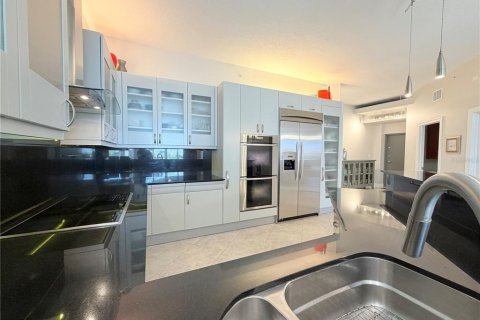 Condo in Hutchinson Island South, Florida, 3 bedrooms № 2231536 - photo 21