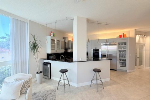 Condo in Hutchinson Island South, Florida, 3 bedrooms № 2231536 - photo 10