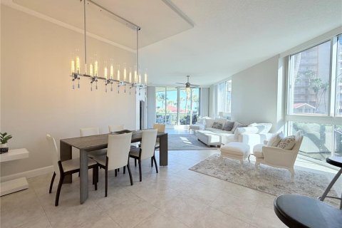 Condo in Hutchinson Island South, Florida, 3 bedrooms № 2231536 - photo 13