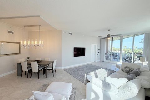Condo in Hutchinson Island South, Florida, 3 bedrooms № 2231536 - photo 15