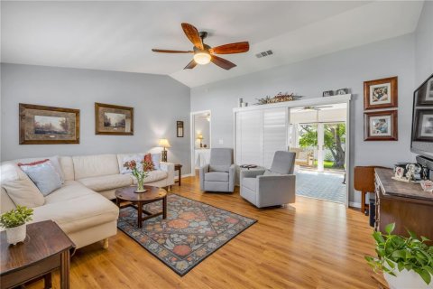 House in Port Orange, Florida 3 bedrooms, 168.25 sq.m. № 1757284 - photo 13