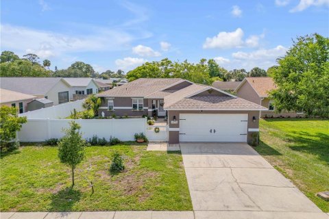 House in Port Orange, Florida 3 bedrooms, 168.25 sq.m. № 1757284 - photo 1