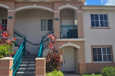 Condo in Homestead, Florida, 2 bedrooms  № 1727931 - photo 1