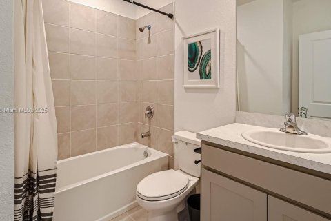 Townhouse in Florida City, Florida 3 bedrooms № 1864600 - photo 5