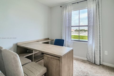 Townhouse in Florida City, Florida 3 bedrooms № 1864600 - photo 6