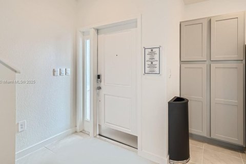 Townhouse in Florida City, Florida 3 bedrooms № 1864600 - photo 3