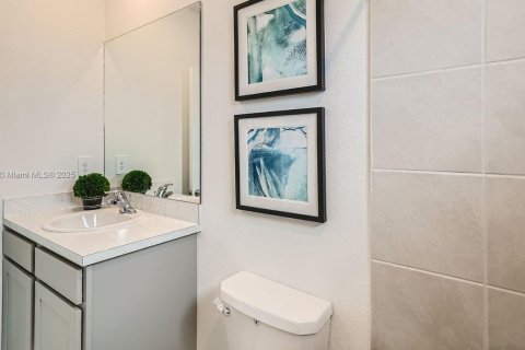Townhouse in Florida City, Florida 3 bedrooms № 1864600 - photo 9