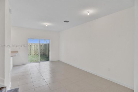 Adosado en venta en Homestead, Florida, 3 dormitorios, 137.77 m2 № 2057938 - foto 9