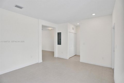 Adosado en venta en Homestead, Florida, 3 dormitorios, 137.77 m2 № 2057938 - foto 8