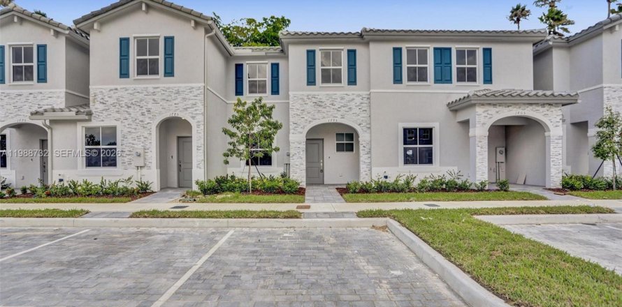 Adosado en Homestead, Florida 3 dormitorios, 137.77 m2 № 2057938