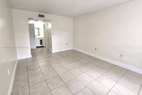 Condominio en venta en Deerfield Beach, Florida, 1 dormitorio, 64.57 m2 № 1967756 - foto 8