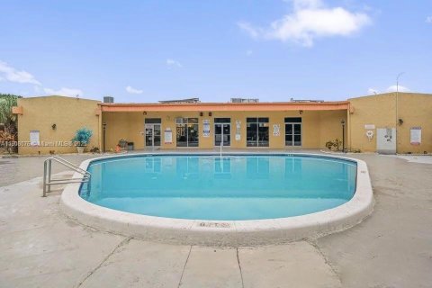 Condominio en venta en Deerfield Beach, Florida, 1 dormitorio, 64.57 m2 № 1967756 - foto 16