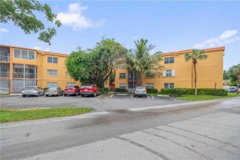 Condominio en venta en Deerfield Beach, Florida, 1 dormitorio, 64.57 m2 № 1967756 - foto 20