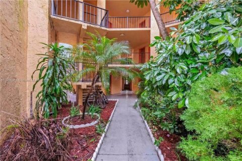 Condominio en venta en Deerfield Beach, Florida, 1 dormitorio, 64.57 m2 № 1967756 - foto 15