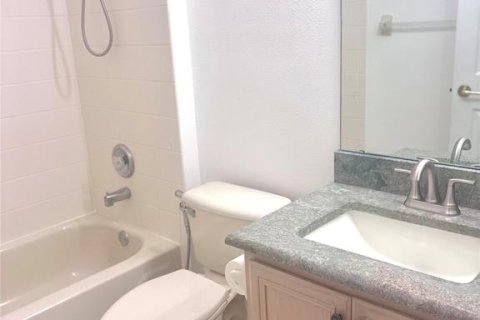Villa ou maison à louer à Kissimmee, Floride: 4 chambres, 185.15 m2 № 2208340 - photo 13