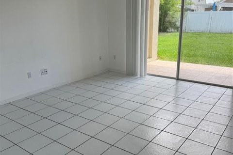 House in Kissimmee, Florida 4 bedrooms, 185.15 sq.m. № 2208340 - photo 7