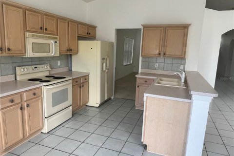 House in Kissimmee, Florida 4 bedrooms, 185.15 sq.m. № 2208340 - photo 5
