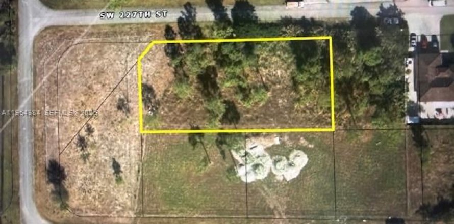 Terrain à Goulds, Floride № 2025697
