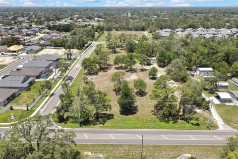 Terreno en venta en Spring Hill, Florida № 1912372 - foto 1