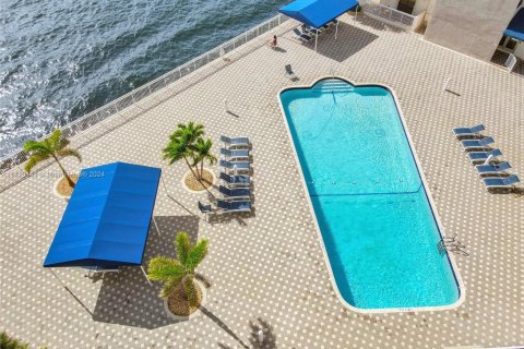 Condo in Hollywood, Florida, 2 bedrooms  № 1695207 - photo 26