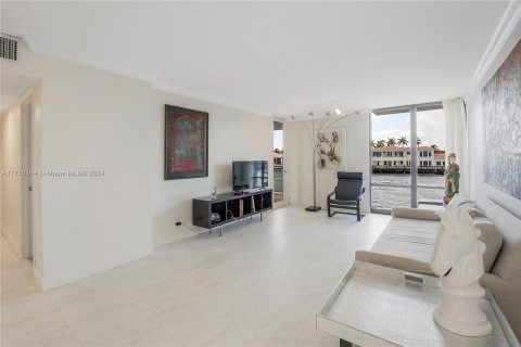 Condo in Hollywood, Florida, 2 bedrooms  № 1695207 - photo 8