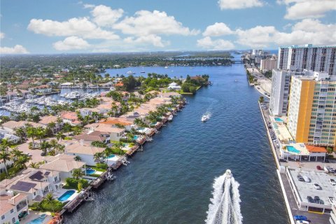 Condo in Hollywood, Florida, 2 bedrooms  № 1695207 - photo 22
