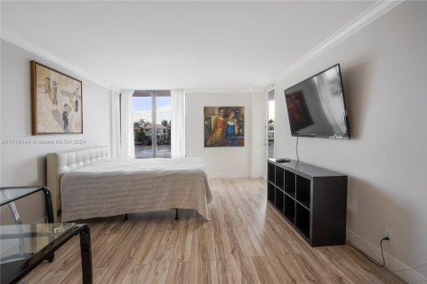 Condo in Hollywood, Florida, 2 bedrooms  № 1695207 - photo 12