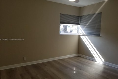 Copropriété à louer à Hollywood, Floride: 1 chambre, 55.74 m2 № 1955508 - photo 15