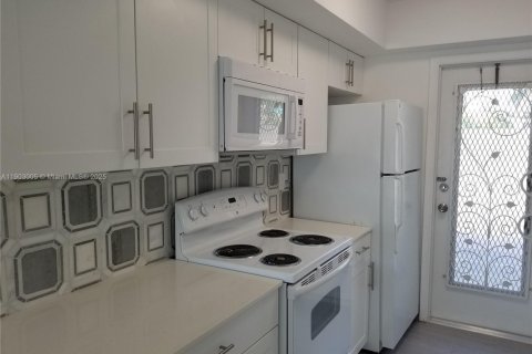 Copropriété à louer à Hollywood, Floride: 1 chambre, 55.74 m2 № 1955508 - photo 12