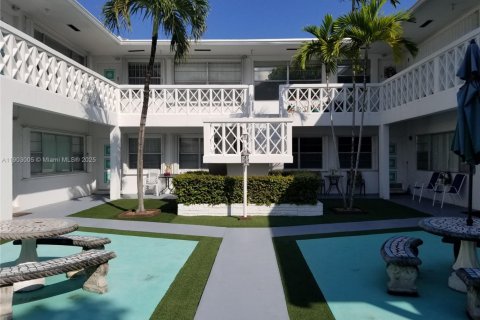 Copropriété à louer à Hollywood, Floride: 1 chambre, 55.74 m2 № 1955508 - photo 2