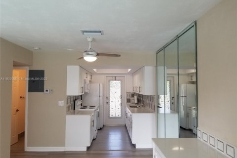 Copropriété à louer à Hollywood, Floride: 1 chambre, 55.74 m2 № 1955508 - photo 9