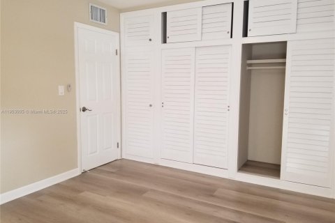 Copropriété à louer à Hollywood, Floride: 1 chambre, 55.74 m2 № 1955508 - photo 16