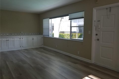 Copropriété à louer à Hollywood, Floride: 1 chambre, 55.74 m2 № 1955508 - photo 6