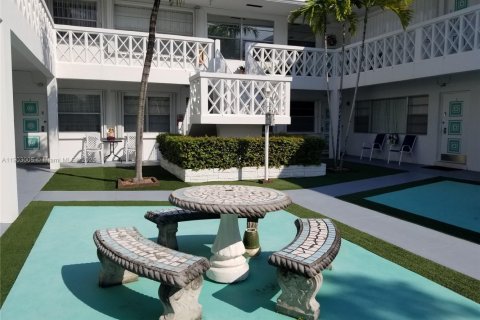 Copropriété à louer à Hollywood, Floride: 1 chambre, 55.74 m2 № 1955508 - photo 1