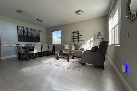 House in Orlando, Florida 4 bedrooms, 189.99 sq.m. № 1947887 - photo 21