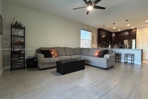 House in Orlando, Florida 4 bedrooms, 189.99 sq.m. № 1947887 - photo 30