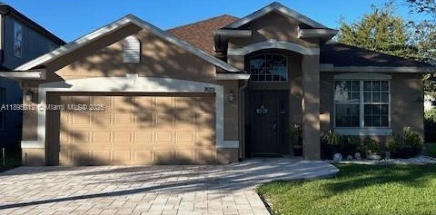 House in Orlando, Florida 4 bedrooms, 189.99 sq.m. № 1947887