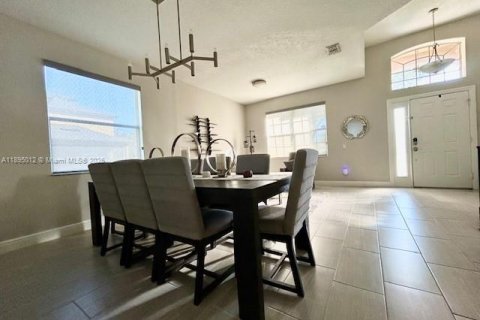 House in Orlando, Florida 4 bedrooms, 189.99 sq.m. № 1947887 - photo 23