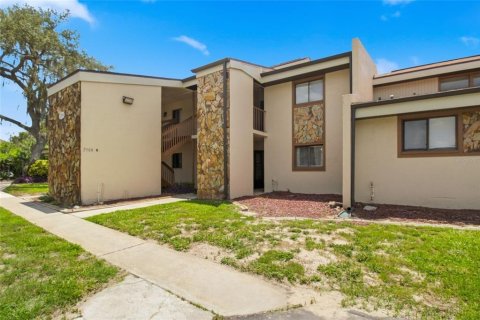 Condo in New Port Richey, Florida, 2 bedrooms  № 2200488