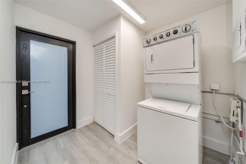 Casa en venta en Hollywood, Florida, 3 dormitorios, 80.55 m2 № 1934162 - foto 4