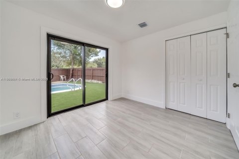 Casa en venta en Hollywood, Florida, 3 dormitorios, 80.55 m2 № 1934162 - foto 7