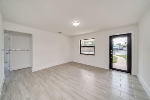 Casa en venta en Hollywood, Florida, 3 dormitorios, 80.55 m2 № 1934162 - foto 11