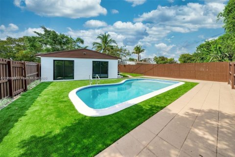 Casa en Hollywood, Florida 3 dormitorios, 80.55 m2 № 1934162