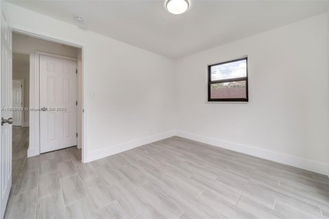 Casa en venta en Hollywood, Florida, 3 dormitorios, 80.55 m2 № 1934162 - foto 6