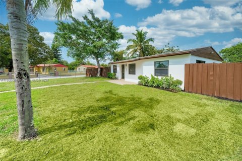Casa en venta en Hollywood, Florida, 3 dormitorios, 80.55 m2 № 1934162 - foto 15
