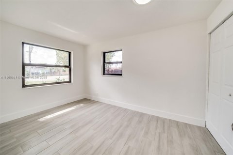 Casa en venta en Hollywood, Florida, 3 dormitorios, 80.55 m2 № 1934162 - foto 5