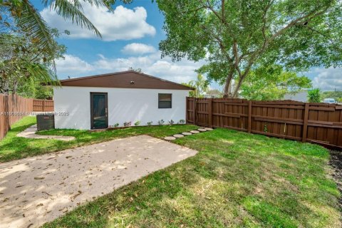 Casa en venta en Hollywood, Florida, 3 dormitorios, 80.55 m2 № 1934162 - foto 16