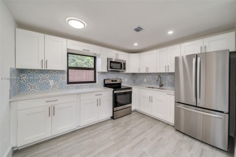 Casa en venta en Hollywood, Florida, 3 dormitorios, 80.55 m2 № 1934162 - foto 14