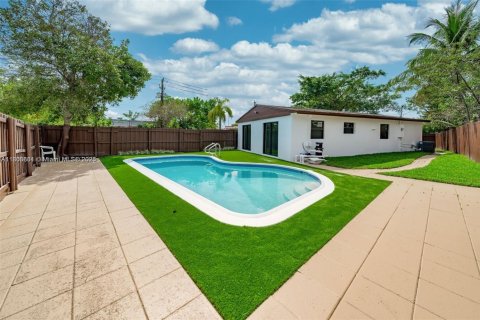 Casa en venta en Hollywood, Florida, 3 dormitorios, 80.55 m2 № 1934162 - foto 3